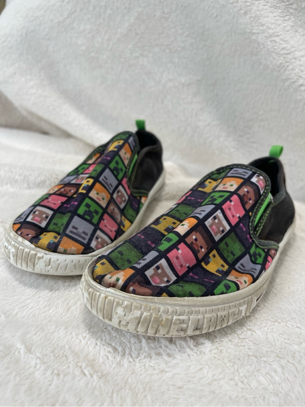 Gamer Aesthetic Minecraft Character Grid Slip On Sneakers Size 1